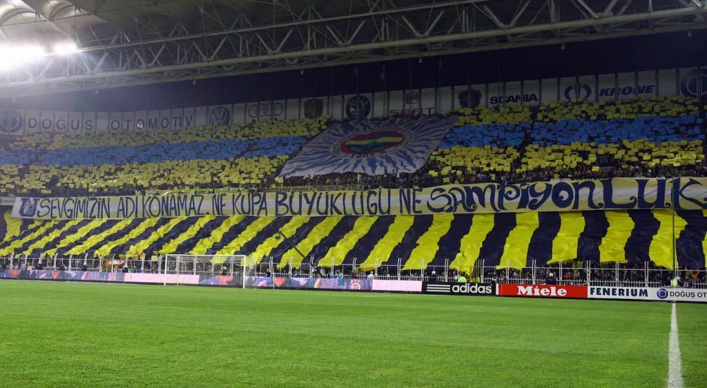 Fenerbah'çe taraftarlarından süpriz!