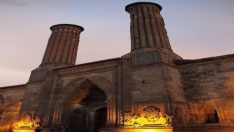 7 asırlık eserler halıya işlendi