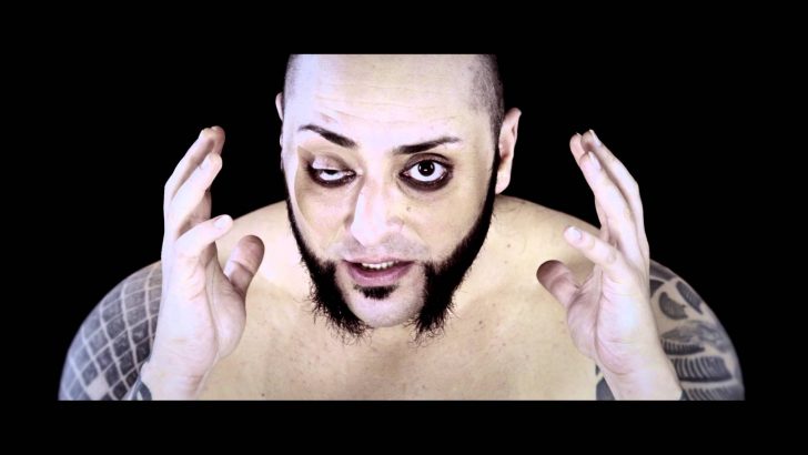 Ailesi Hayko Cepkin’den korkuyor!