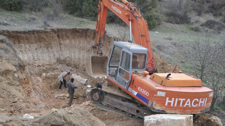 Uşak’ta kaçak kazı operasyonu