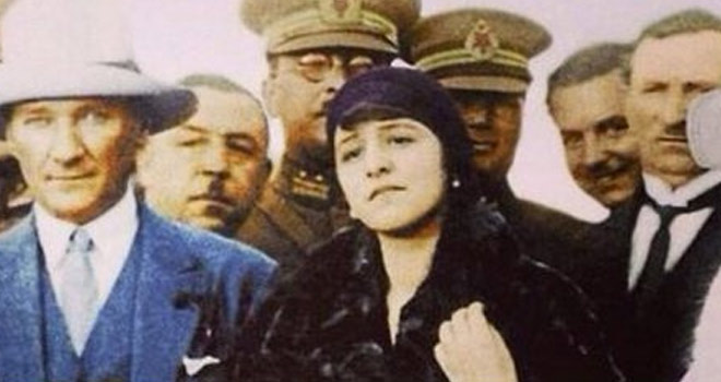 Gonca Vuslateri'nin Latife Hanım benzerliği!