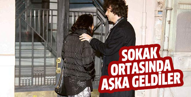 Özgür Mumcu ve Sezgin Akbaşoğulları aşka geldi