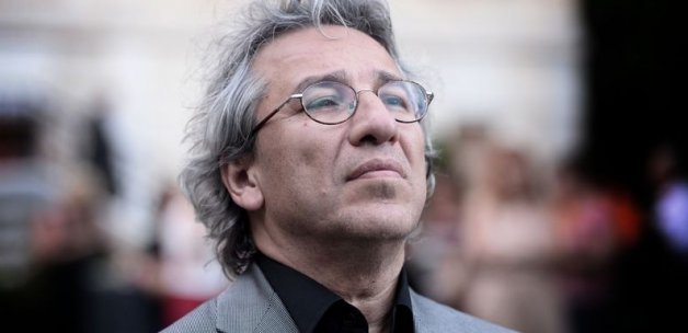 Türk FEMEN Can Dündar için soyundu