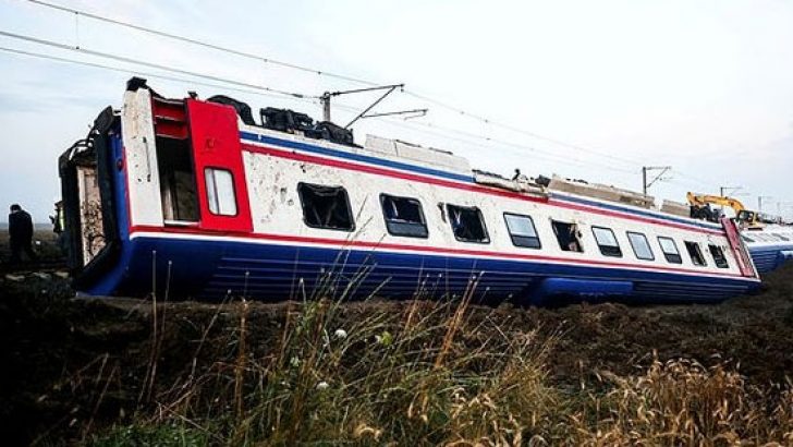 Tren kazasında kaç kişi öldü?