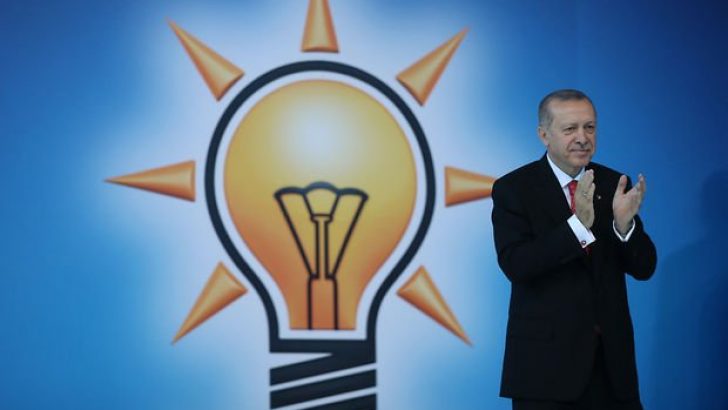AK Parti yarın büyük bir sürpriz yapacağını duyurdu!