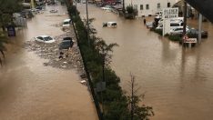 Bodrum sular altında! Yağış Bodrum’u felç etti, araçlar sürüklendi