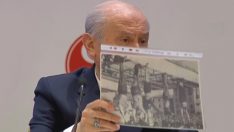 Metin Akpınar hakkında konuşan Bahçeli, o fotoğrafı gösterip ‘kendine yazık etti’ dedi