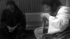Oğlunu 10 yıl boyunca karanlık odaya hapsetti! Vicdansız anneyi inleme sesleri ele verdi