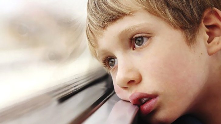 Bugün 2 Nisan Otizm farkındalık günü! Otizm nedir, belirtileri nelerdir?