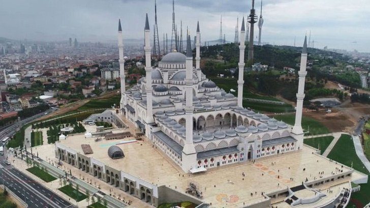 Çamlıca Camii açıldı