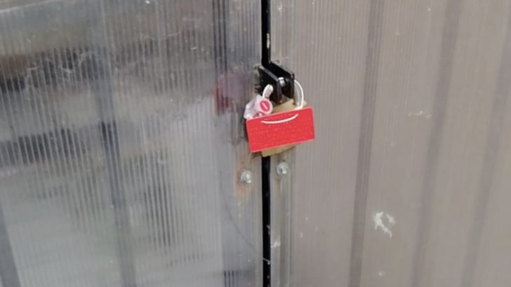 Koronavirüs önleminde kullanılan maskeleri kaçak yapan işyerine operasyon