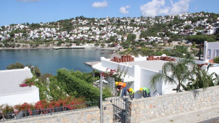 Sözcü yazarı Yılmaz Özdil’in kaçak villası yıkılıyor!