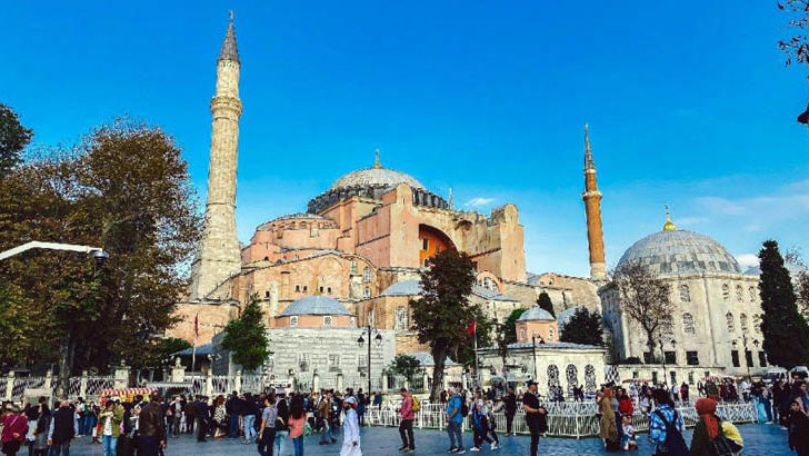 Ayasofya Cami 24 saat açık olacak