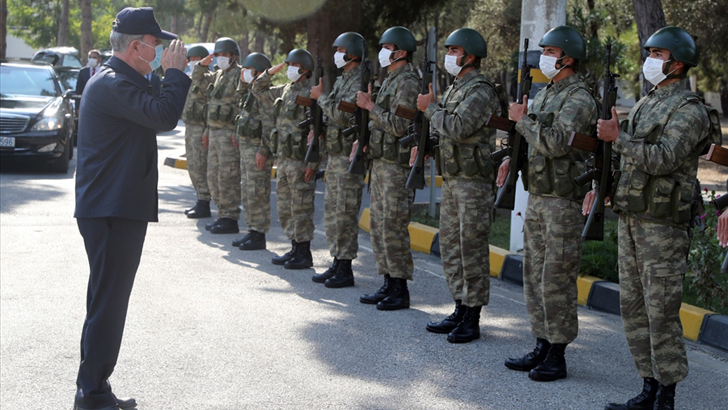 Bakan Akar ve komuta kademesi Kaş'ta