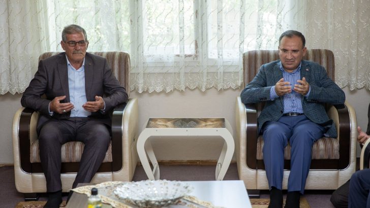 Bakan Bozdağ’dan şehit ailesine taziye ziyareti