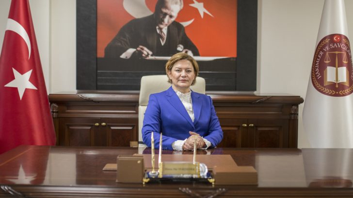HSK Üyesinin acı günü… Babası toprağa verildi