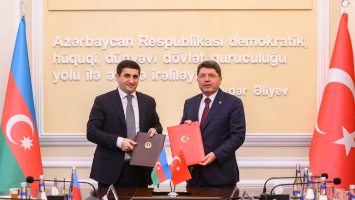 Yılmaz Tunç, Azerbaycanlı mevkidaşı ile bir araya geldi