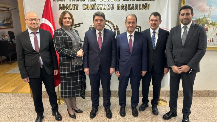 Bakan Tunç, adliyedeki törenden sonra Yeldan ve Sunal’ı ziyaret etti