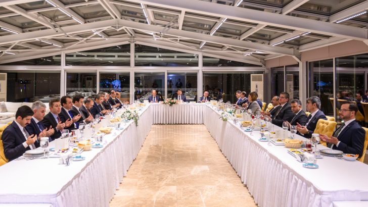 Bakan Tunç, HSK üyeleri ile iftar yemeğinde buluştu