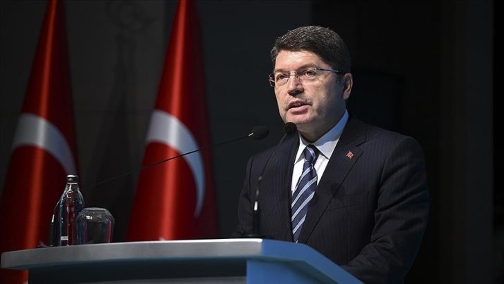 Bakan Tunç, “Cumhurbaşkanımıza yapılan saygısızlık, Millet iradesine yapılmış bir saldırıdır”