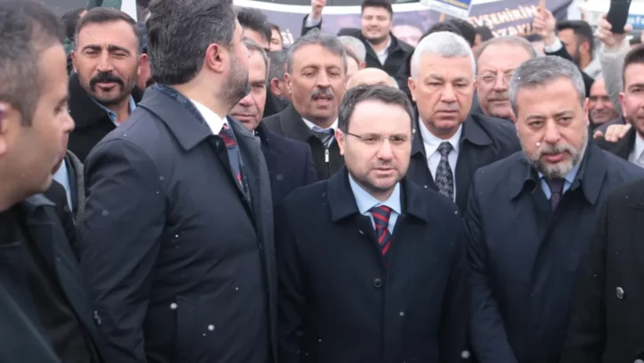 Akın Gürlek Nevşehir’de davul ve zurnalarla karşılandı! Gürlek: ‘Bakan değil, kardeşiniz olarak geldim’