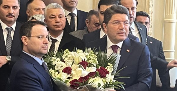 Adalet Bakanlığında devir teslim gerçekleşti