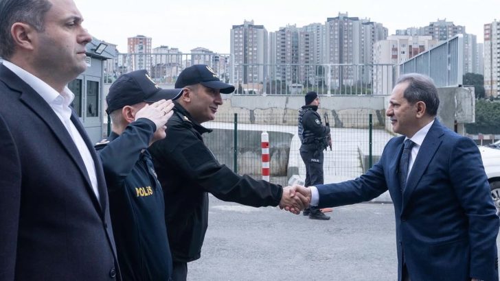 Selami Yıldız 7/24 sahada… Başarılı operasyonlar düzenleyen ilçeyi ziyaret etti