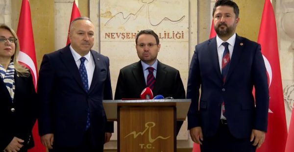 33 yıl sonra bu memleketten Bakan çıkmak bana nasip oldu! Doğduğum, büyüdüğüm yeri unutmadım