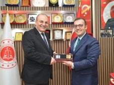 HSK üyesi Yüksel, Çatalca adliyesini ziyaret etti! Başsavcı Tunç: “Bizler için son derece kıymetlidir”