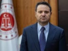 Akın Gürlek’ten Özgür Özel’e Sert Tepki: “Algı Operasyonu”