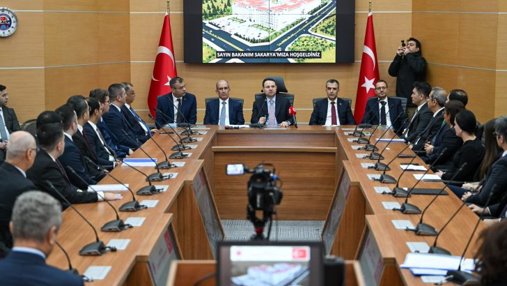 Bakan Gürlek, Sakarya’da hâkim ve savcılarla bir araya geldi