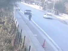 Bisikletlinin ölümüne neden olan sürücü tutuklandı! Kaza anı güvenlik kamerasında