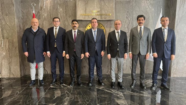Yargının sorunları yerinde tespit ediliyor: Bakan Yardımcısı Tuncay ve HSK üyesi Özdemir Yozgat’ta hâkim ve savcılarla buluştu