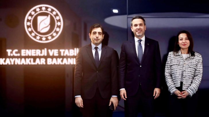 SABAH’tan Enerji ve Tabii Kaynaklar Bakanı Bayraktar’a ziyaret! Enerji gündemi masaya yatırıldı