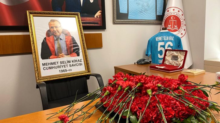 Şehit savcı Mehmet Selim Kiraz İstanbul Adliyesi’nde anıldı