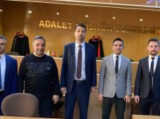 Geleceğin hukukçuları adaletin zirvesiyle buluştu