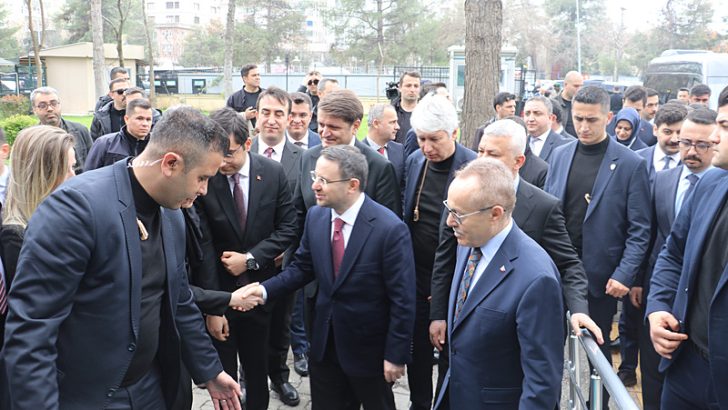 Bakan Gürlek Diyarbakır adliyesini ziyaret etti