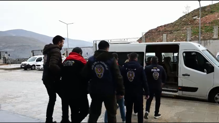 Kırşehir Cumhuriyet Başsavcılığı koordinasyonunda “Yasadışı bahis ve sanal kumar” operasyonu: 8 kişi tutuklandı