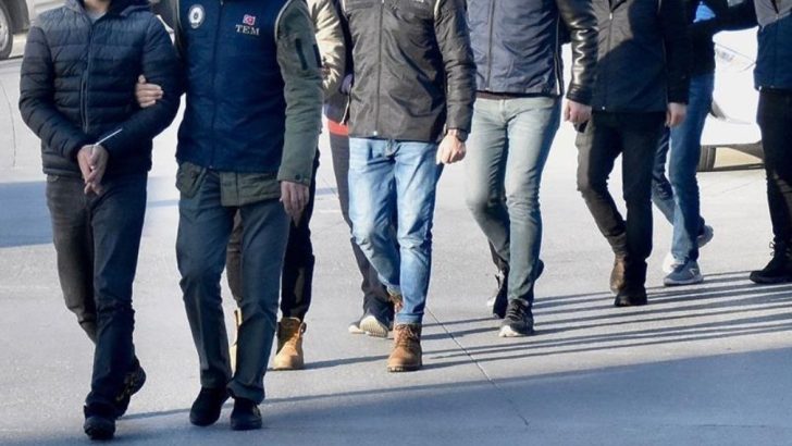 İzmir merkezli FETÖ operasyonunda 29 şüpheli gözaltına alındı