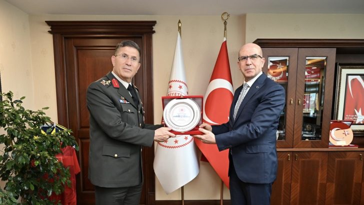 1.Ordu ve İstanbul Garnizon Komutanı Orgeneral Bahtiyar Ersay’dan Başsavcı Mehmet Beşir Güven’e ziyaret