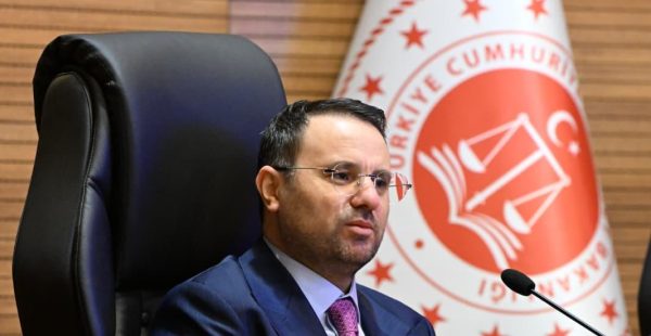 Bakan Gürlek: “Hedef süreye uymayan hakim ve savcı ile ilgili işlem yapılacak”