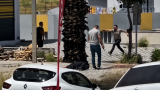 Türkiy bu görüntüleri konuşuyor! Emekli polisin en ağır sınavı: Bıçaklı saldırıda oğlunu vurdu!