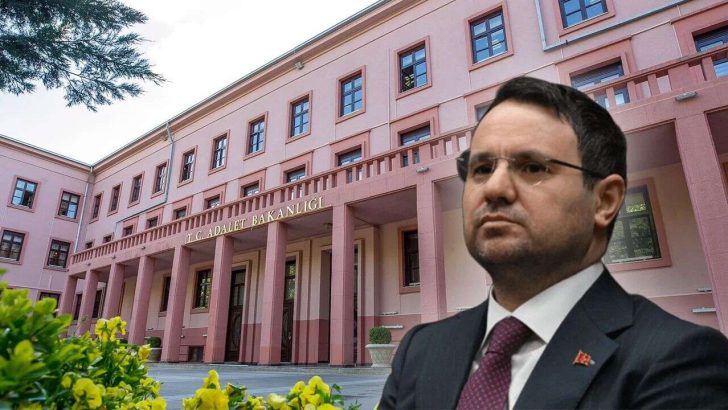 Adalet Bakanlığı isteğe bağlı nakil sonuçlarını açıkladı: 910 personelin görev yeri değişti!
