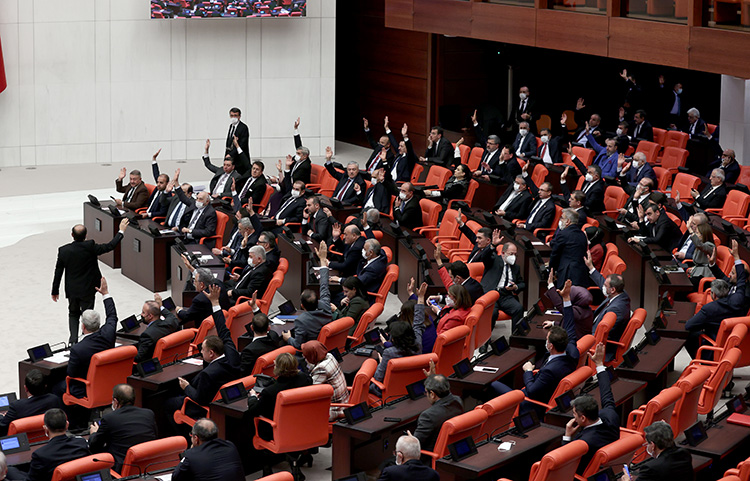 12. Yargı Paketi Meclis’e sunuldu! Duruşma süreleri kısalıyor, e-duruşma genişliyor