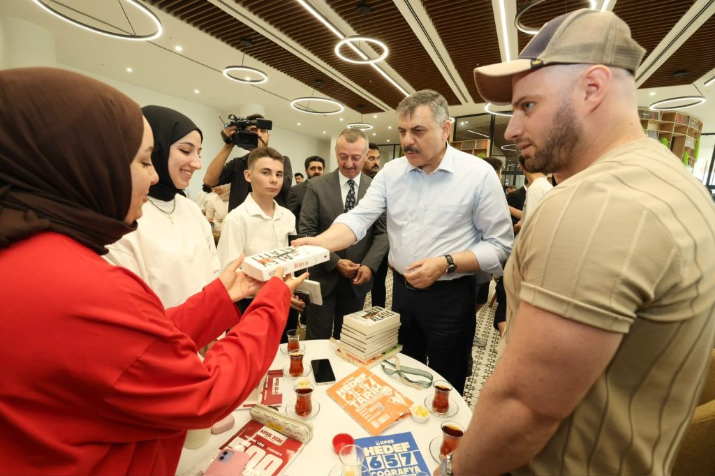 İçişleri Bakanı Mustafa Çiftçi Kocaeli’de güvenlik, hizmet ve gençlik programlarına katıldı