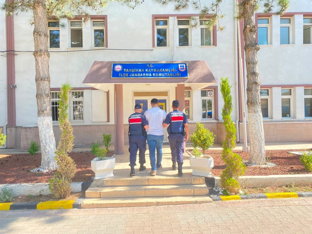 Kırıkkale’de FETÖ operasyonu: 6 yıl 3 ay hapis cezası bulunan ihraç subay yakalandı