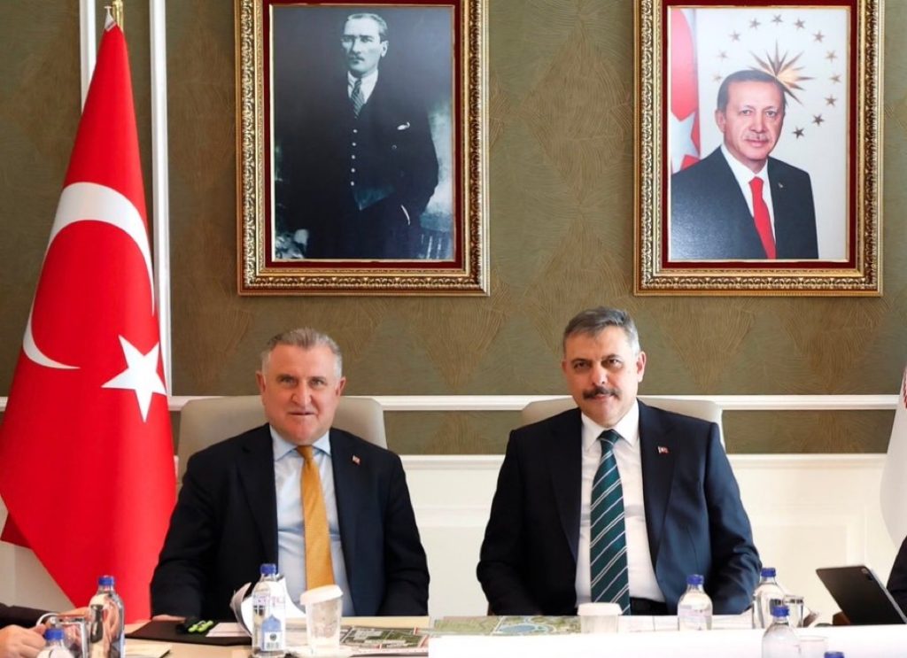 Bakan Mustafa Çiftçi’den Bakan Osman Aşkın Bak’a Konya’nın gençlik ve spor yatırımları ziyareti