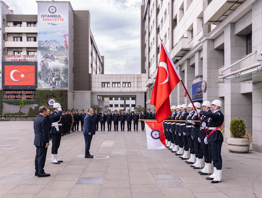 Emniyet Genel Müdürü Ali Fidan İstanbul Emniyet Müdürlüğü’nde güvenlik toplantısına başkanlık etti
