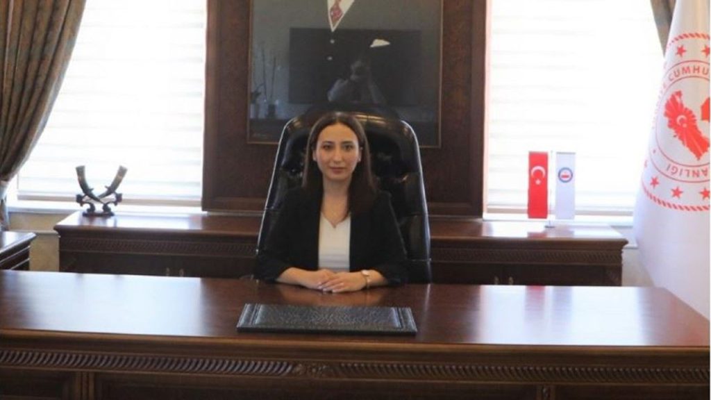 Nazimiye’nin yeni kaymakamı Pınar Ayaz görevine başladı