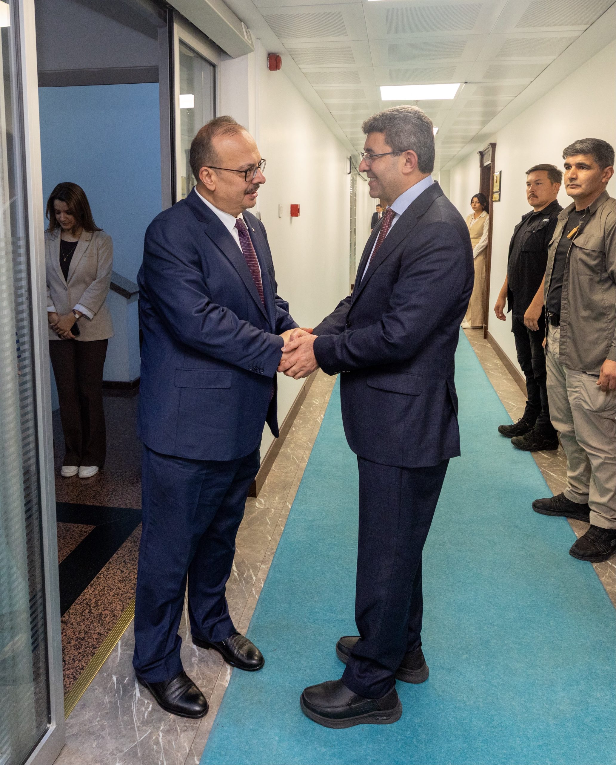 HSK’YA İADE-İ ZİYARET! Ankara Valisi Yakup Canbolat, Fuzuli Aydoğdu’yu makamında ziyaret etti
